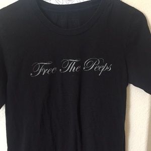 I’m selling a free the peeps shirt